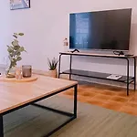 Apartment 6 Minutes From Monaco Train Station *