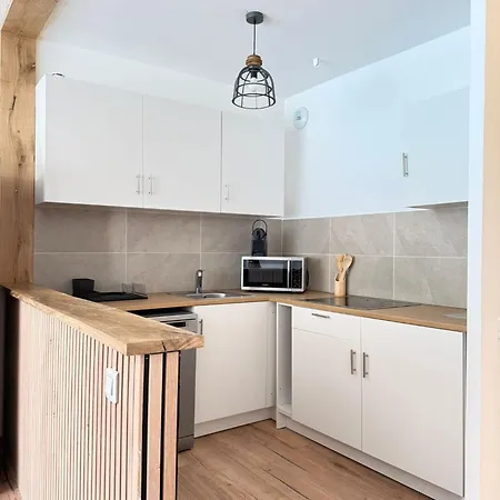 Apartment 6 Minutes From Monaco Train Station *