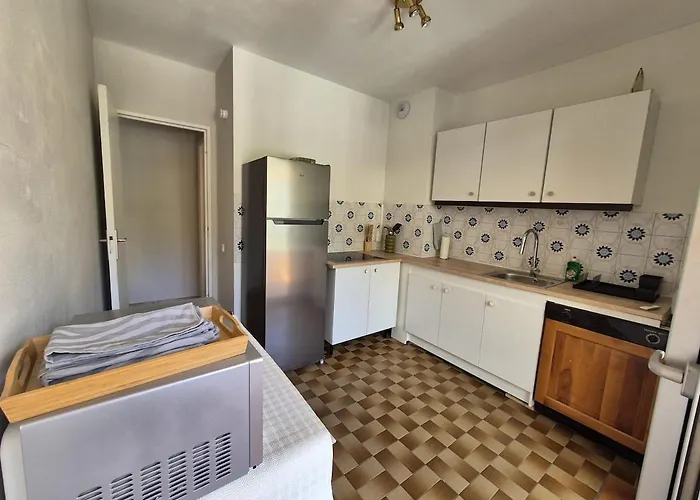 Apartment 6 Minutes From Monaco Train Station