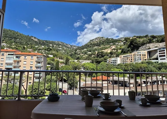 Apartment 6 Minutes From Monaco Train Station *