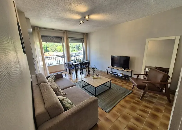 6 Minutes From Monaco Train Station Apartment
